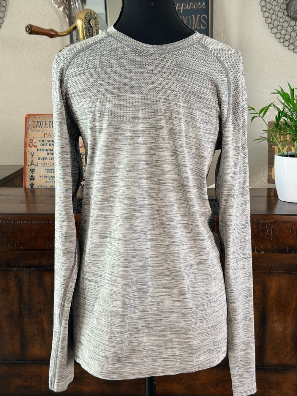 lululemon athletica Metal Vent Tech Heathered Light Gray Long-Sleeve